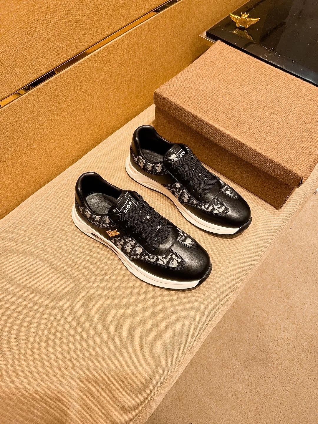 Men's shoes 💰 420💰🔥【Dior】🔥High-end brand of men's shoes official website 1:1 latest masterpiece: the upper is made of Italian imported first-layer cowhide with technical cloth fabric, the original comfortable and breathable lining ➕the original non-slip and wear-resistant outsole🔥, making walking more convenient and comfortable! An exclusive new model, a stunning work, a beautiful 1:1 replica [color] compared to the official quality! Create a fashionable personality to set off your uniqueness! A must-have for trendy men! Classic🔥Size: 38-44 Color: 🔥 2⃣️colors available🔥